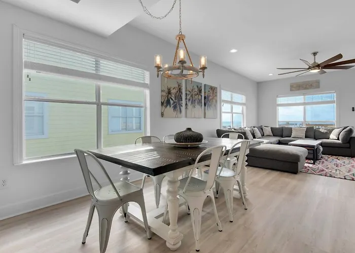 Beachfront 10br Oasis W Private Pool Sleeps 24