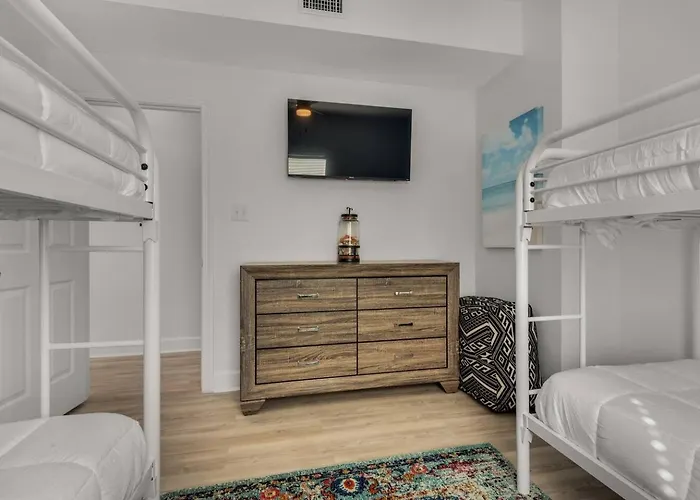 Beachfront 10br Oasis W Private Pool Sleeps 24 Apartment