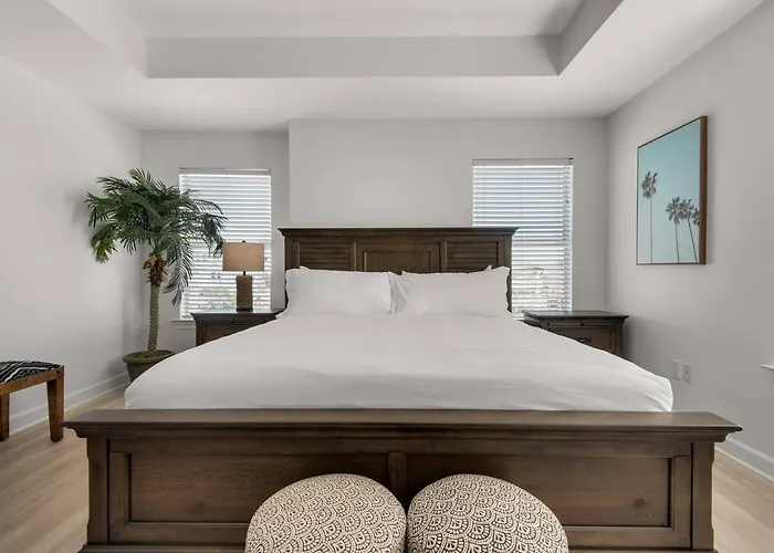 Beachfront 10br Oasis W Private Pool Sleeps 24 Apartment