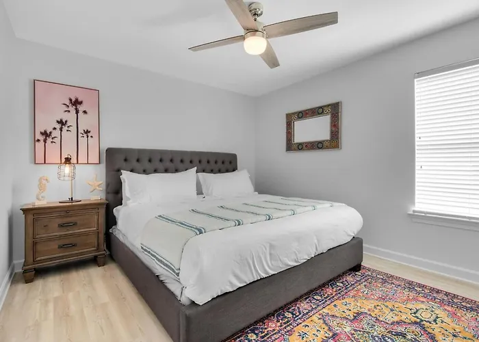 Apartment Beachfront 10br Oasis W Private Pool Sleeps 24 *